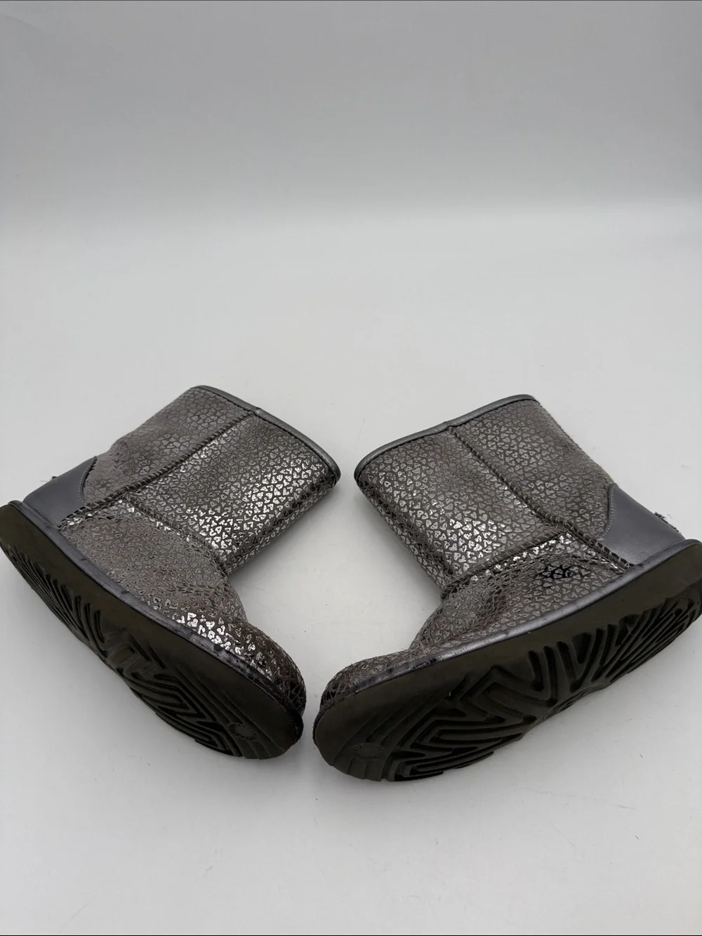 Ugg Sparkle Metallic Heart Winter Boots - Silver Gray kids 3 comfy casual school